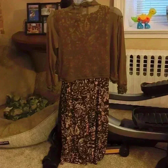 Ralph Lauren style dress that is a size 6. Brown and tan. - Picture 2 of 6